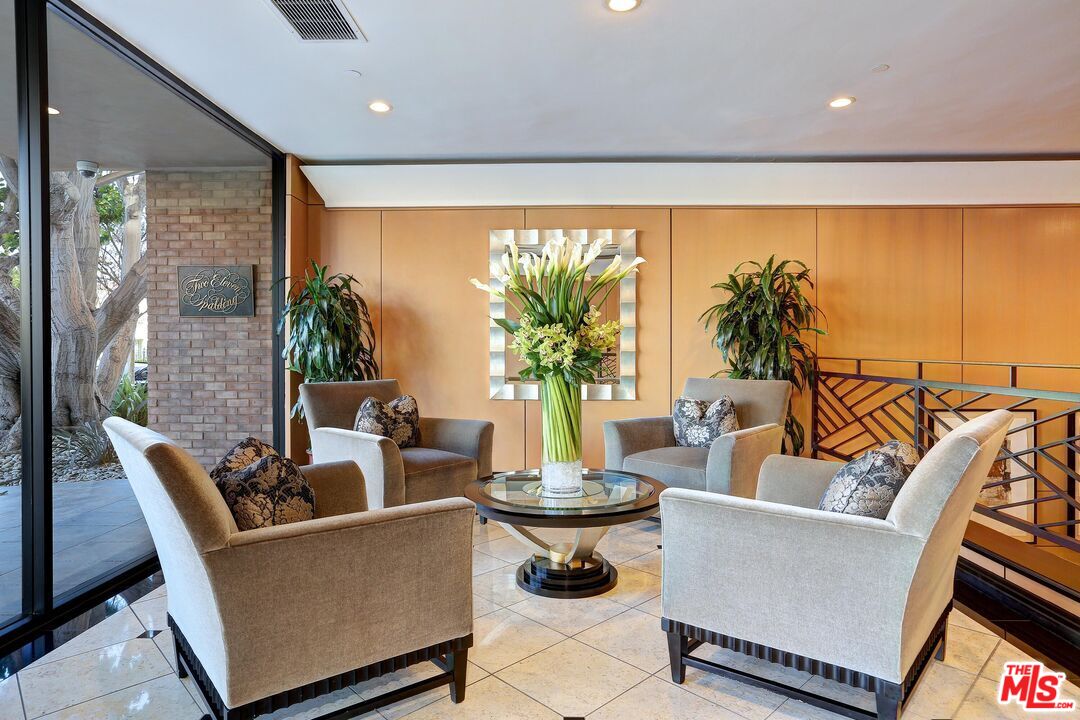 211 S Spalding Dr Unit: 109S
