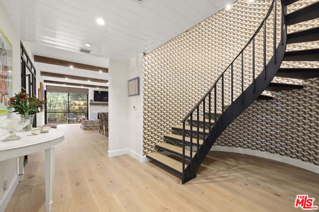 211 S Spalding Dr Unit: 109S