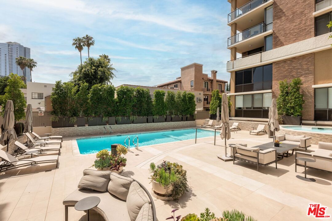 211 S Spalding Dr Unit: 109S