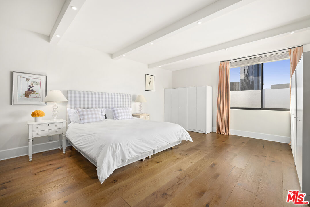 211 S Spalding Dr Unit: 109S