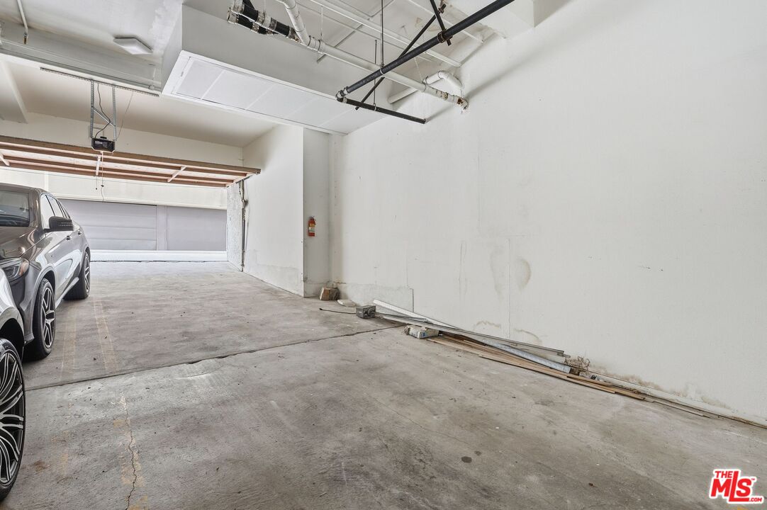 1271 Stoner Ave Unit: 208