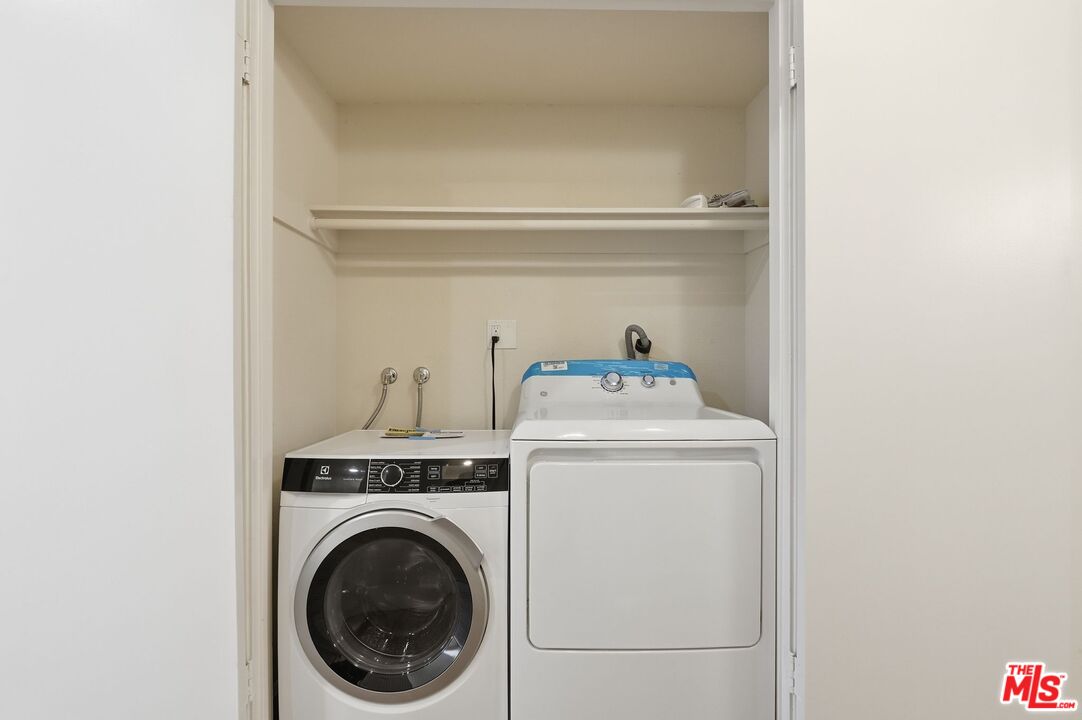 1271 Stoner Ave Unit: 208