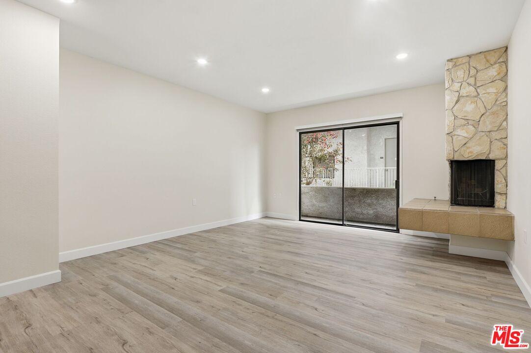 1271 Stoner Ave Unit: 208