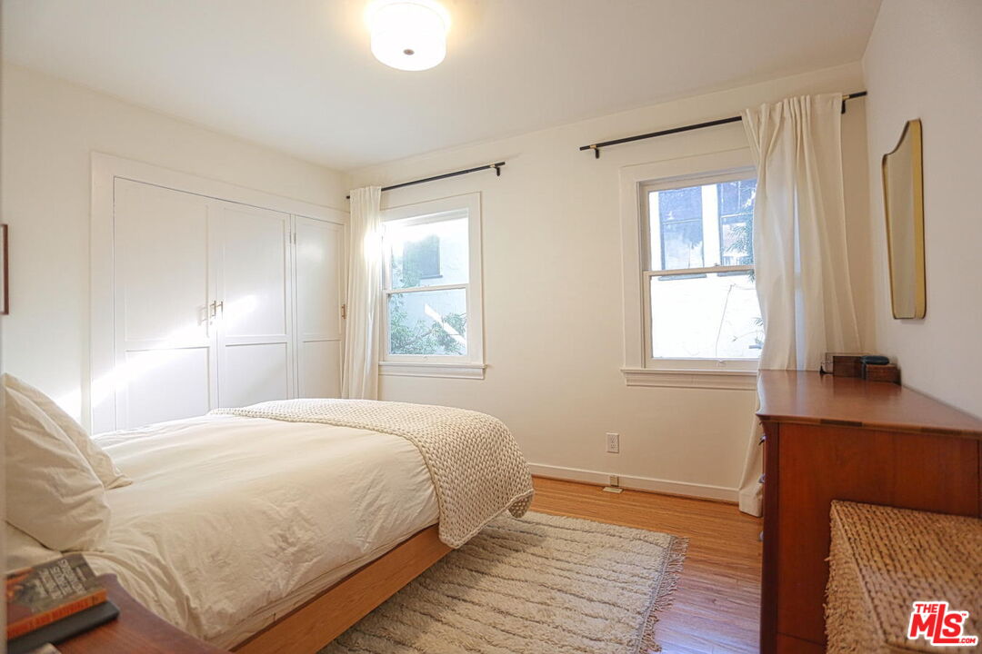 2256 Silver Ridge Ave