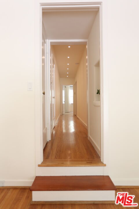 2256 Silver Ridge Ave