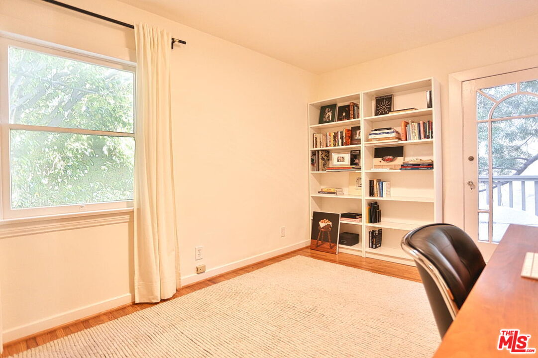 2256 Silver Ridge Ave