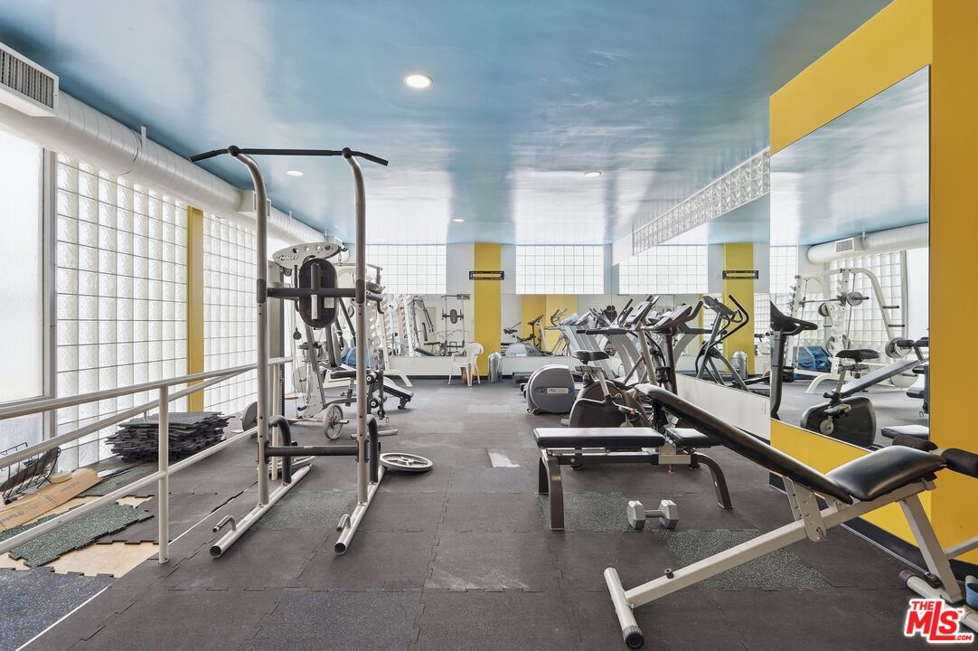 1271 Stoner Ave Unit: 208