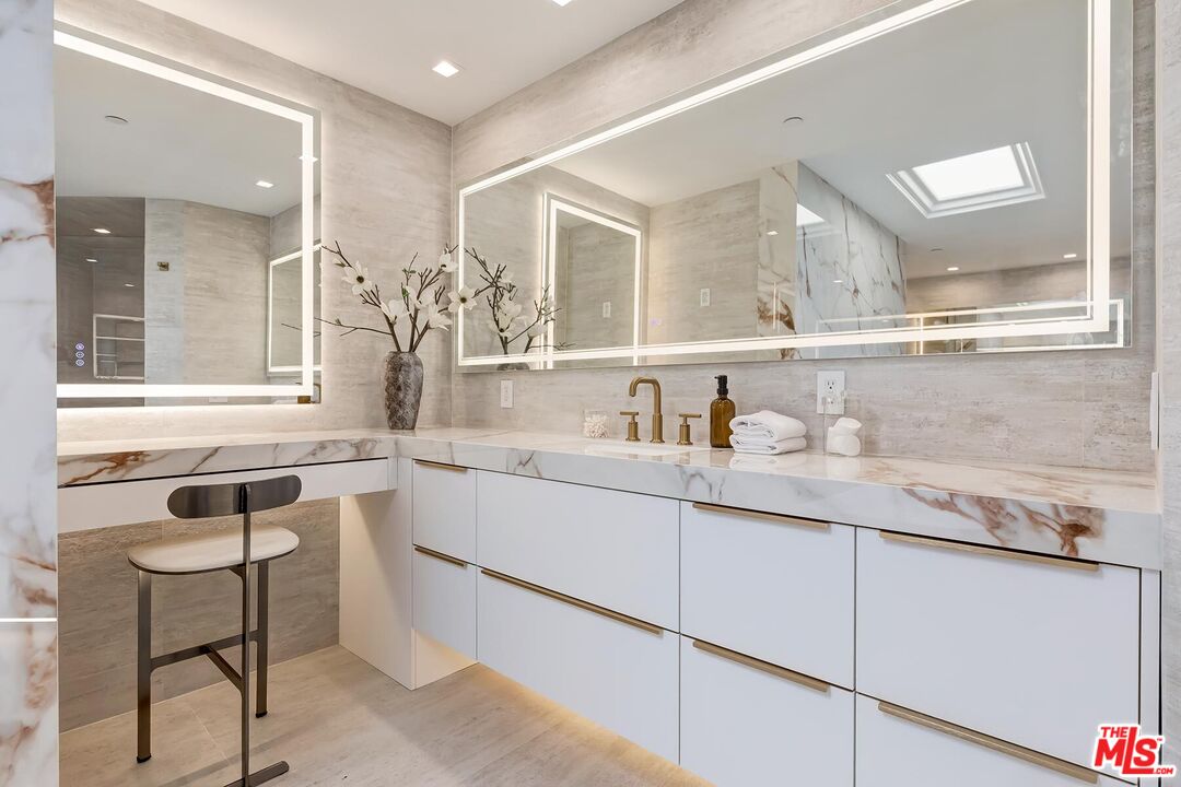 300 N Swall Dr Unit: 408
