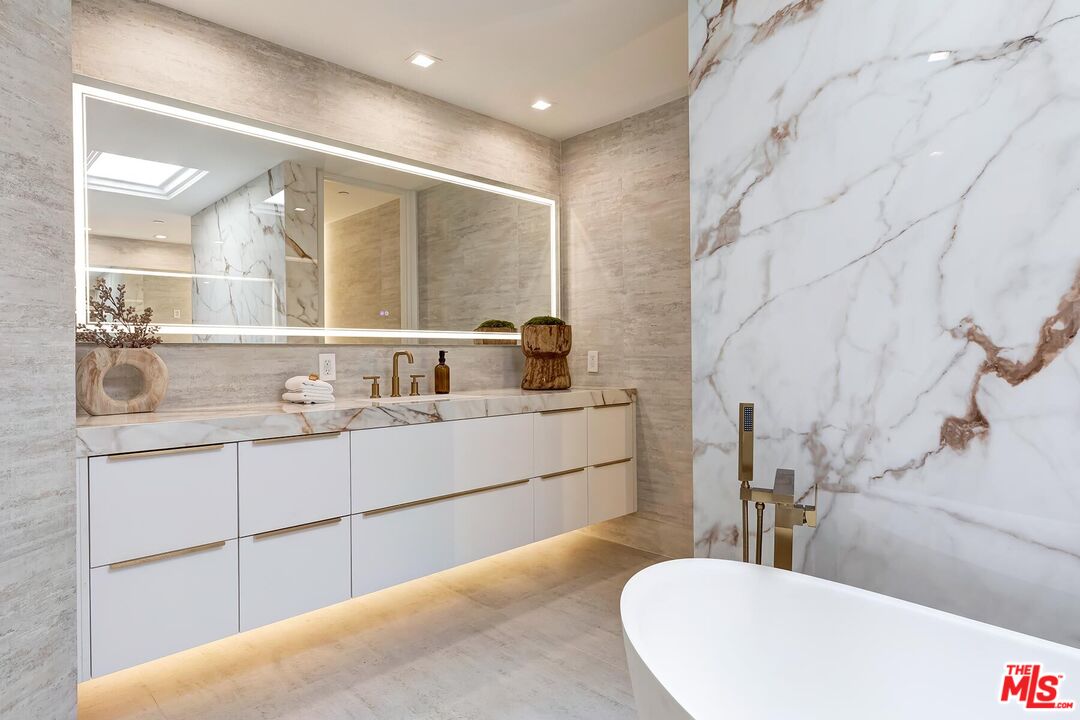 300 N Swall Dr Unit: 408