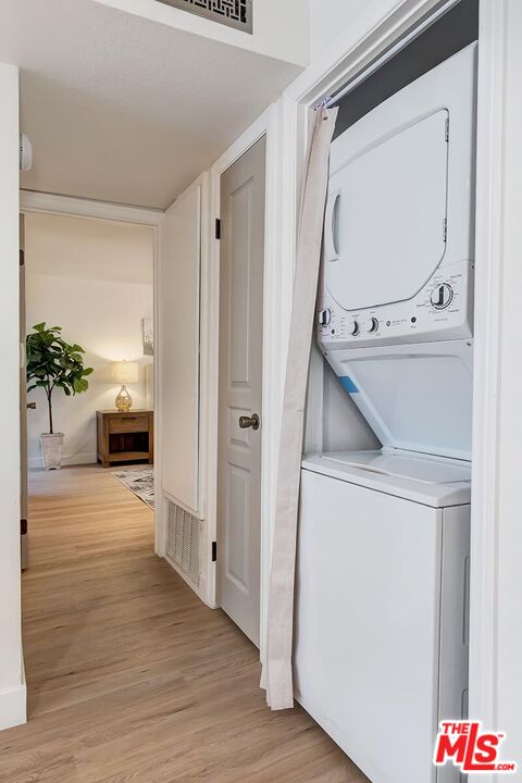 1633 S Bentley Ave Unit: 204