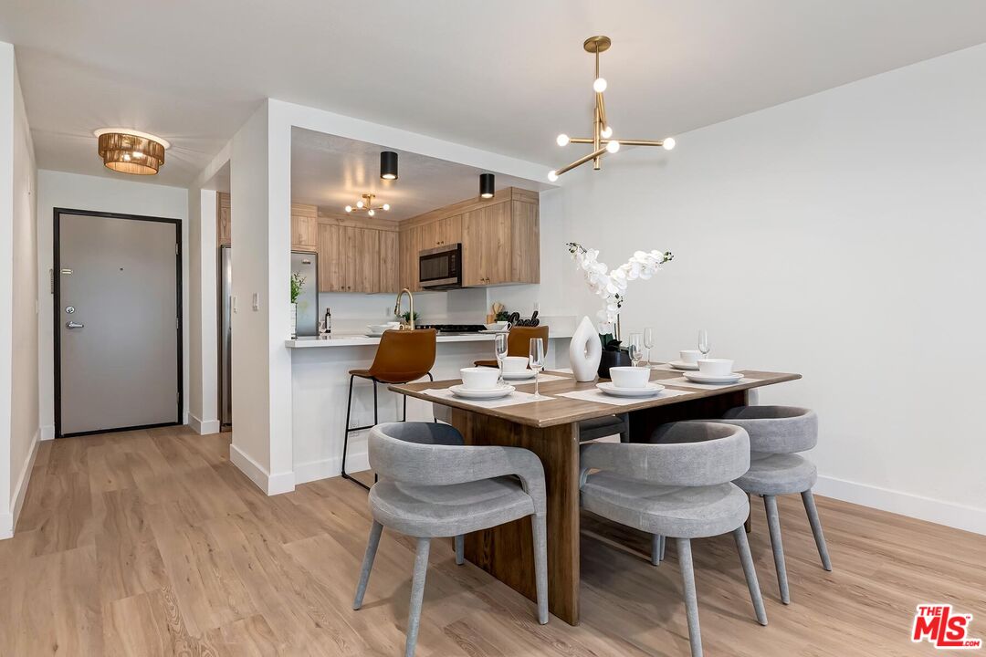 1633 S Bentley Ave Unit: 204
