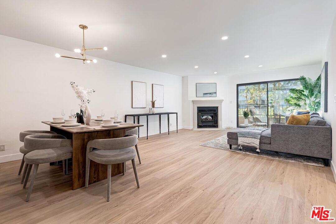 1633 S Bentley Ave Unit: 204