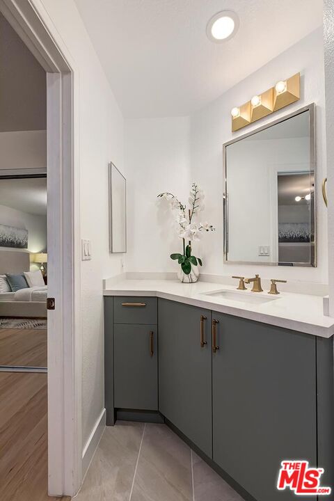 1633 S Bentley Ave Unit: 204