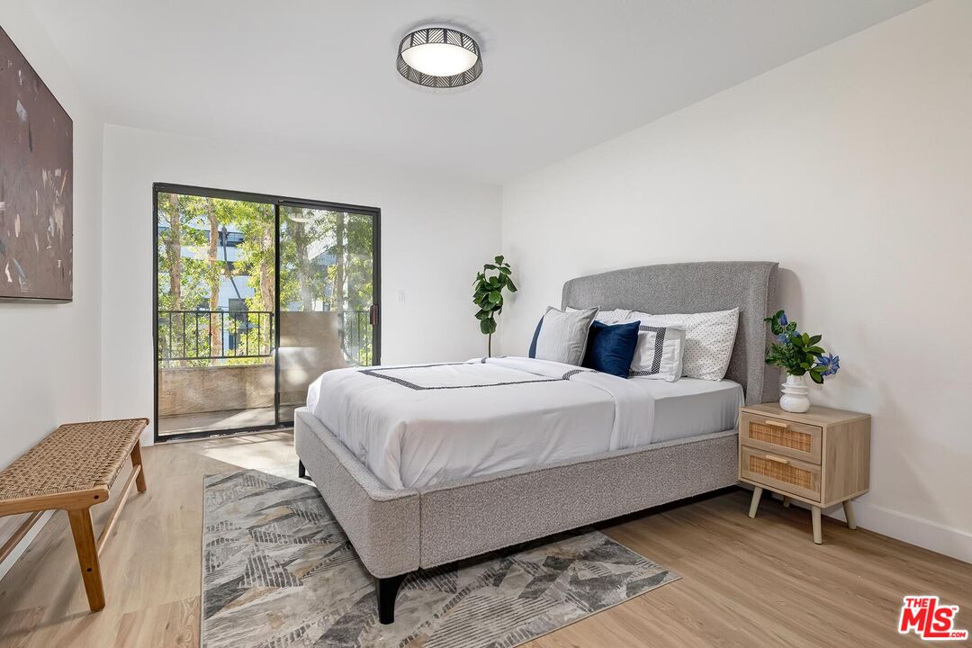 1633 S Bentley Ave Unit: 204