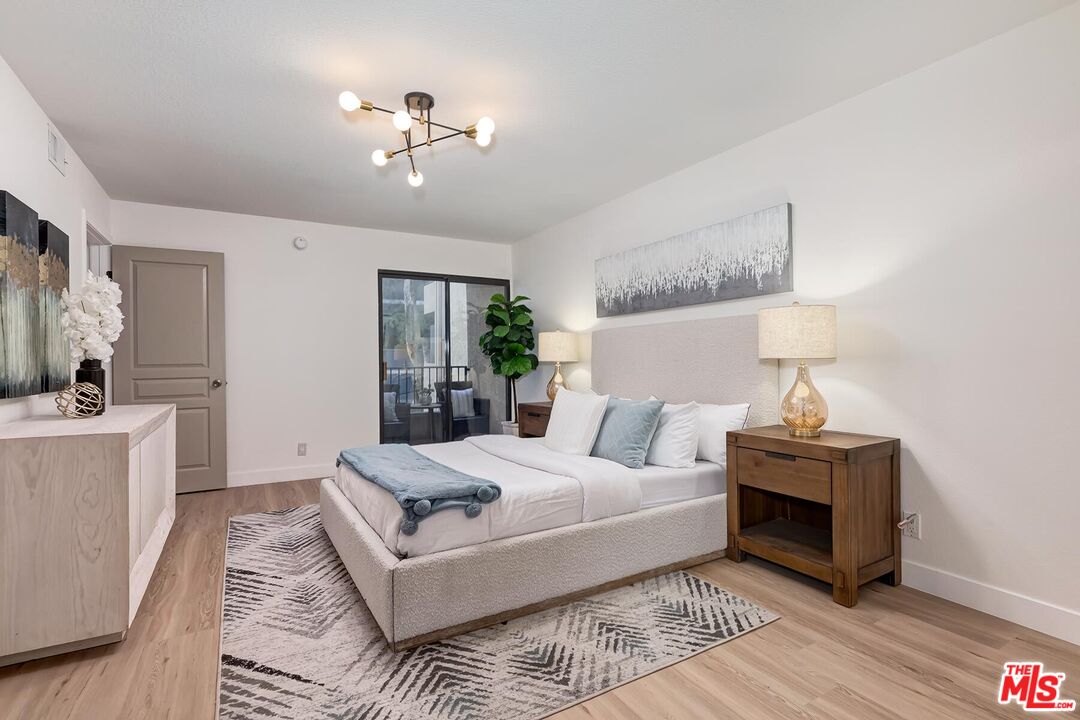 1633 S Bentley Ave Unit: 204