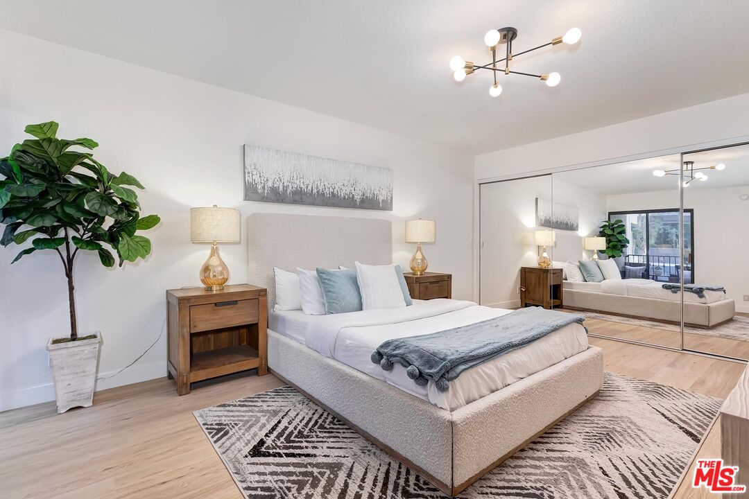 1633 S Bentley Ave Unit: 204