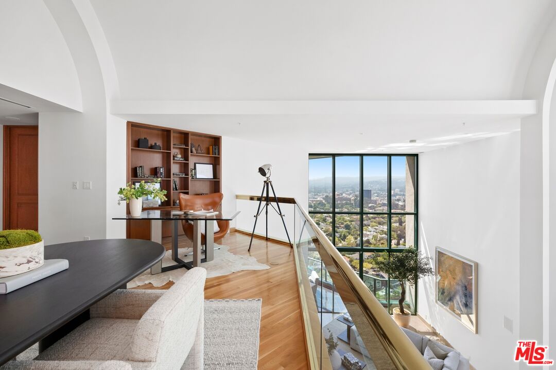 10490 Wilshire Blvd Unit: PH4