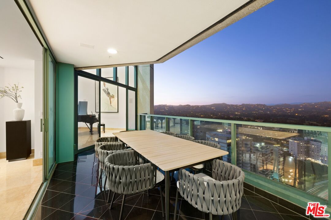 10490 Wilshire Blvd Unit: PH4