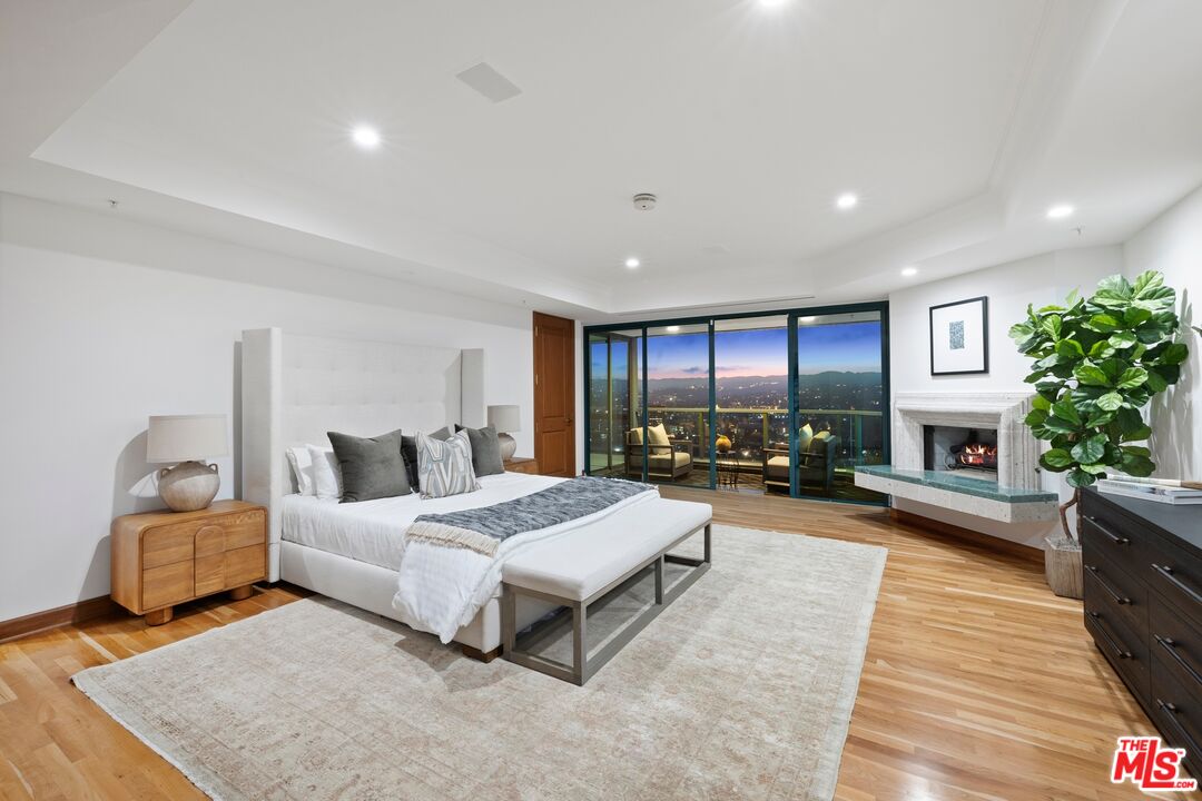 10490 Wilshire Blvd Unit: PH4