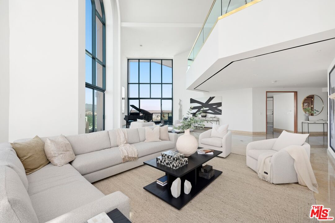 10490 Wilshire Blvd Unit: PH4