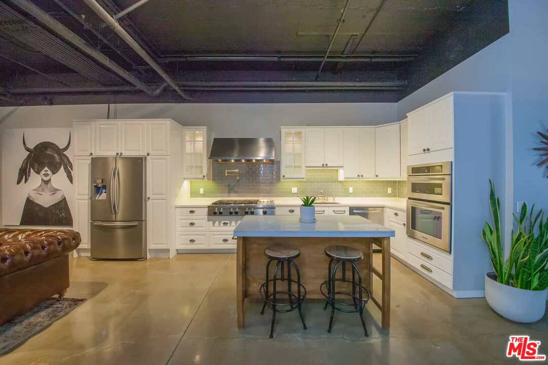 530 Molino St Unit: 113