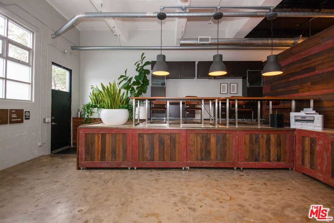 530 Molino St Unit: 113