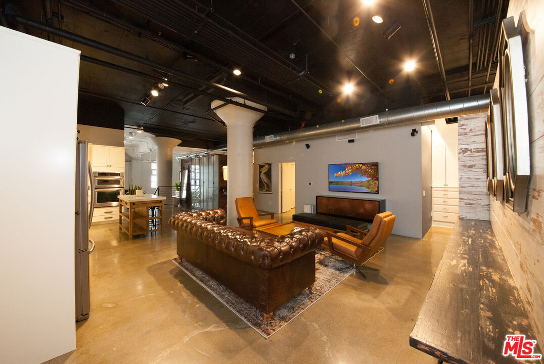 530 Molino St Unit: 113