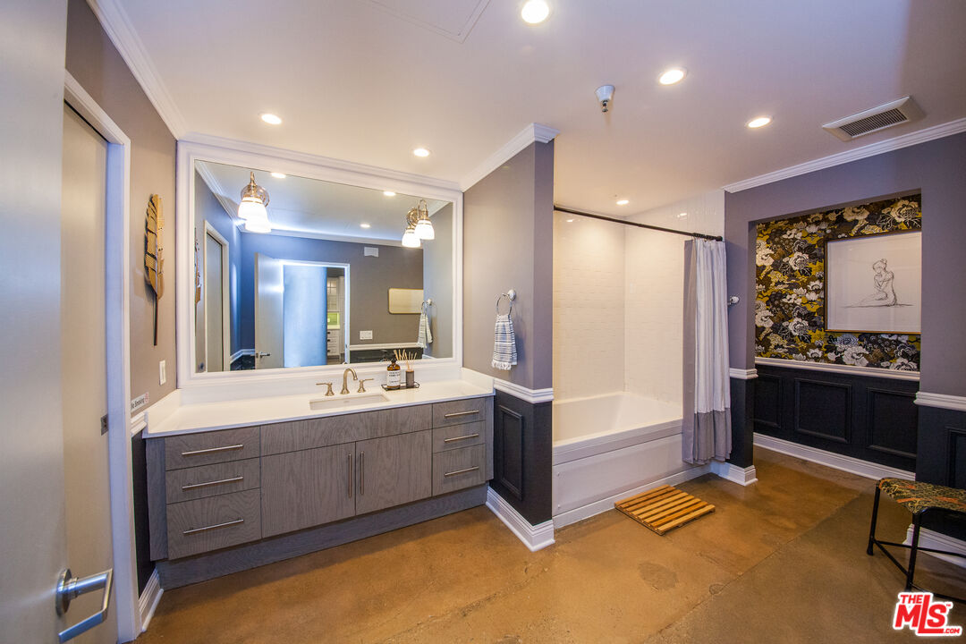 530 Molino St Unit: 113