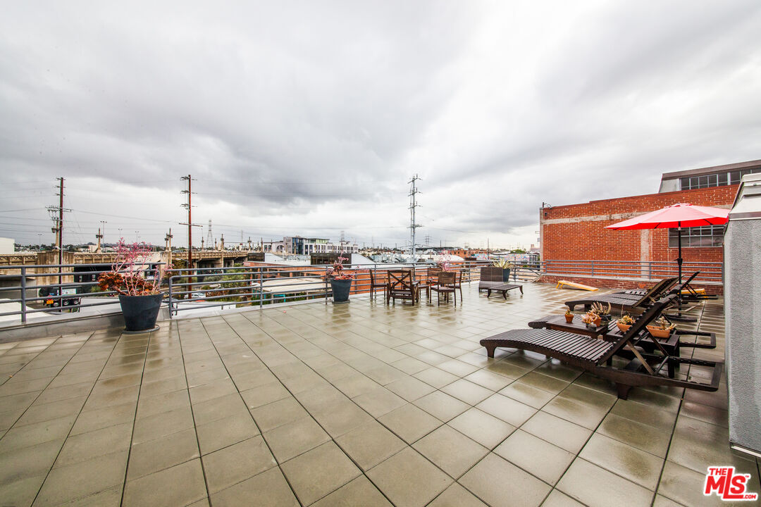 530 Molino St Unit: 113