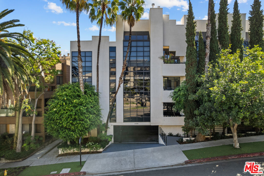 11636 Montana Ave Unit: 107