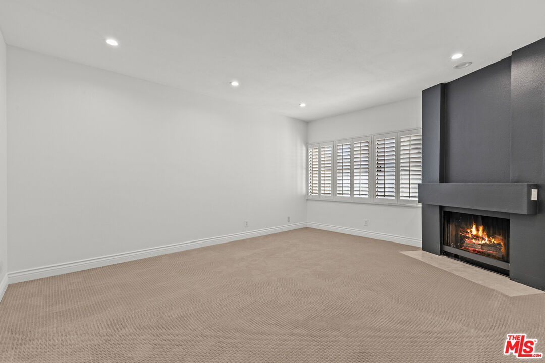 11636 Montana Ave Unit: 107