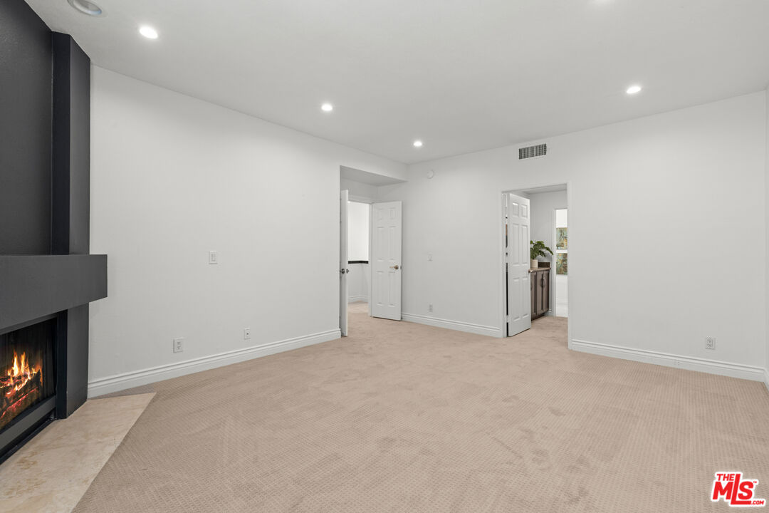 11636 Montana Ave Unit: 107