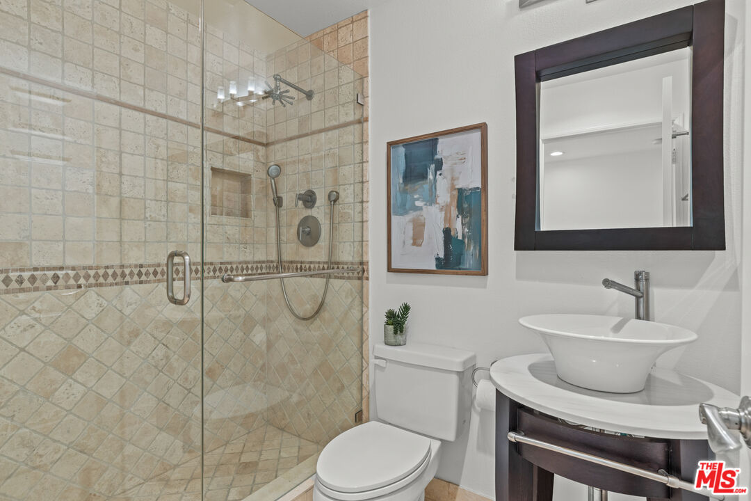 11636 Montana Ave Unit: 107