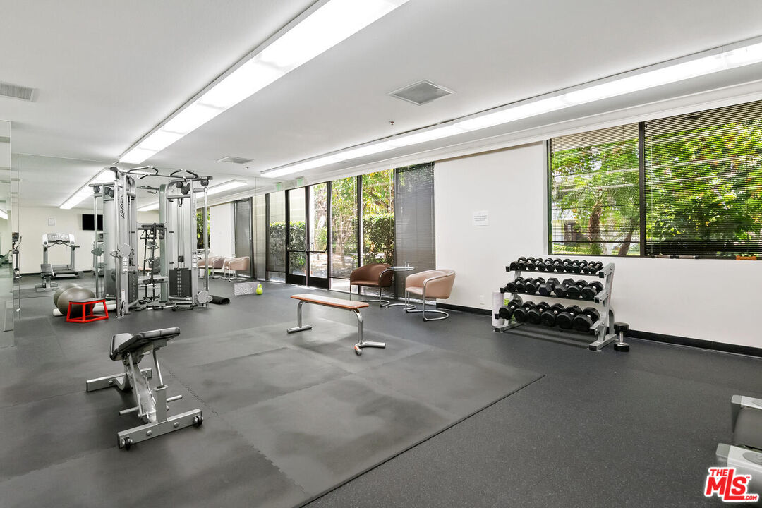 2131 Century Park Ln Unit: 109