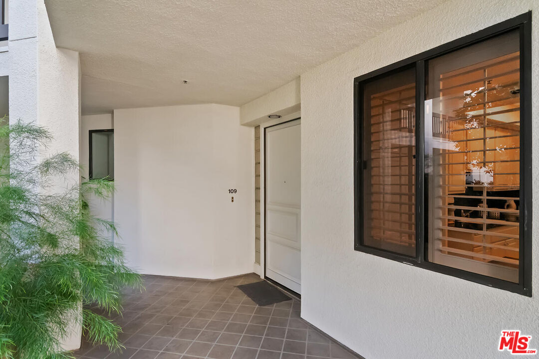 2131 Century Park Ln Unit: 109