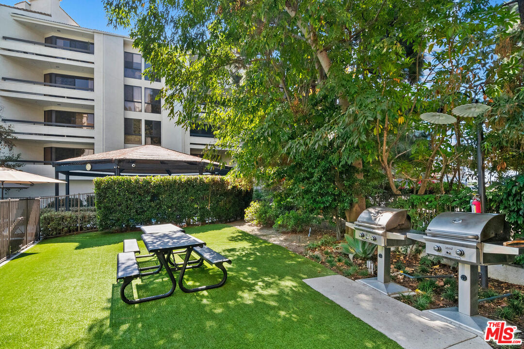 2131 Century Park Ln Unit: 109