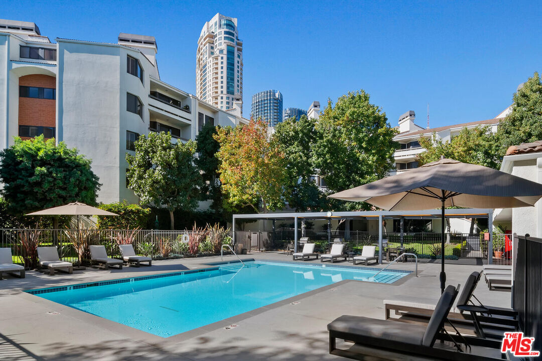 2131 Century Park Ln Unit: 109