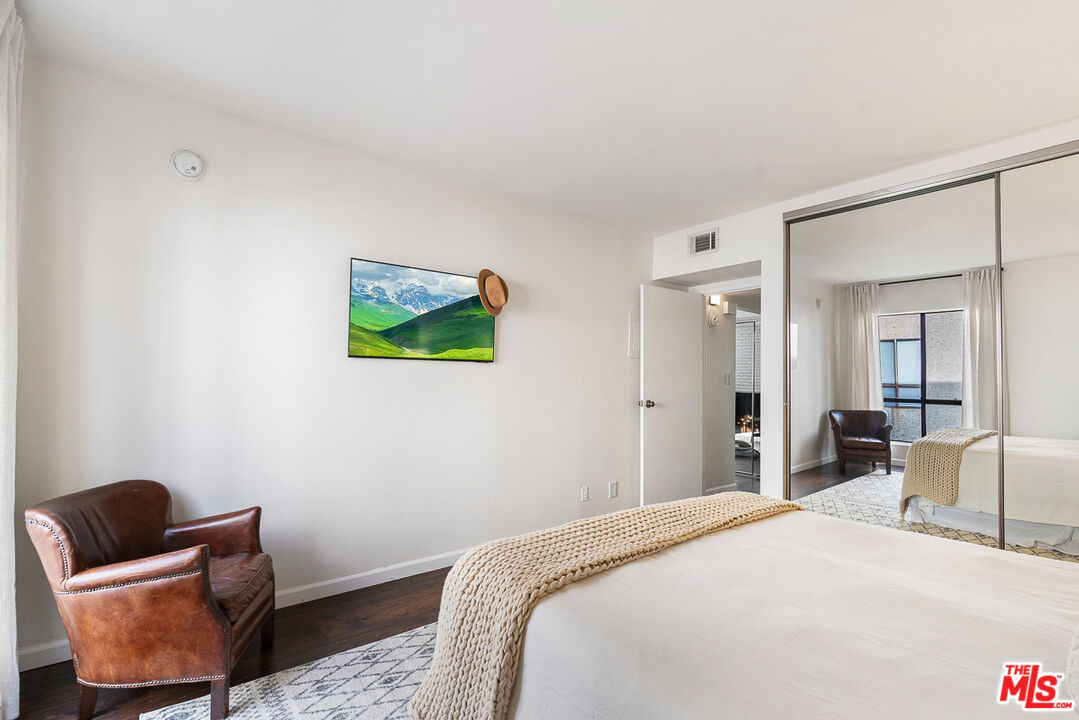 1750 Camino Palmero St Unit: 442