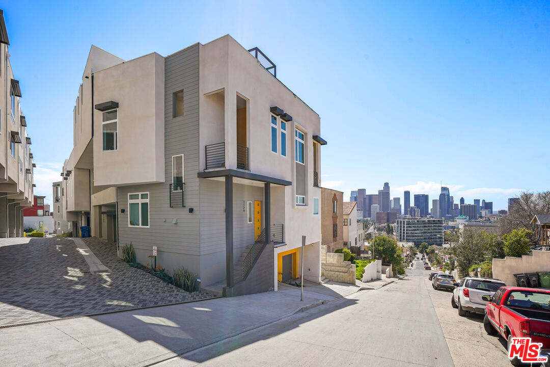 1122 W Panorama Way
