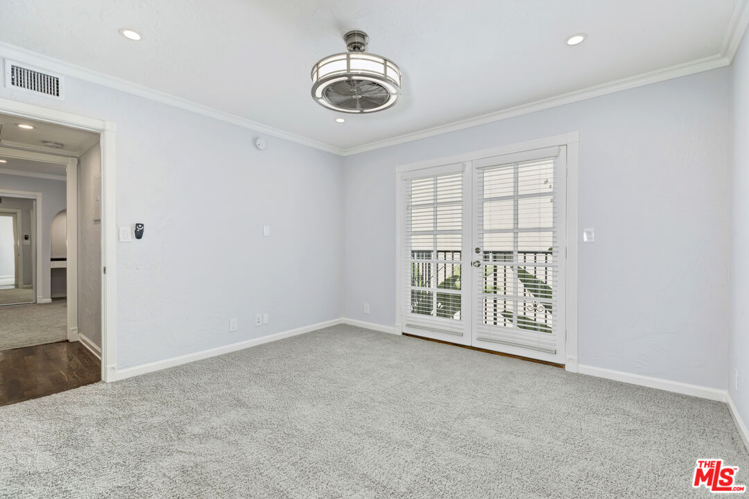 910 N Alfred St Unit: 1