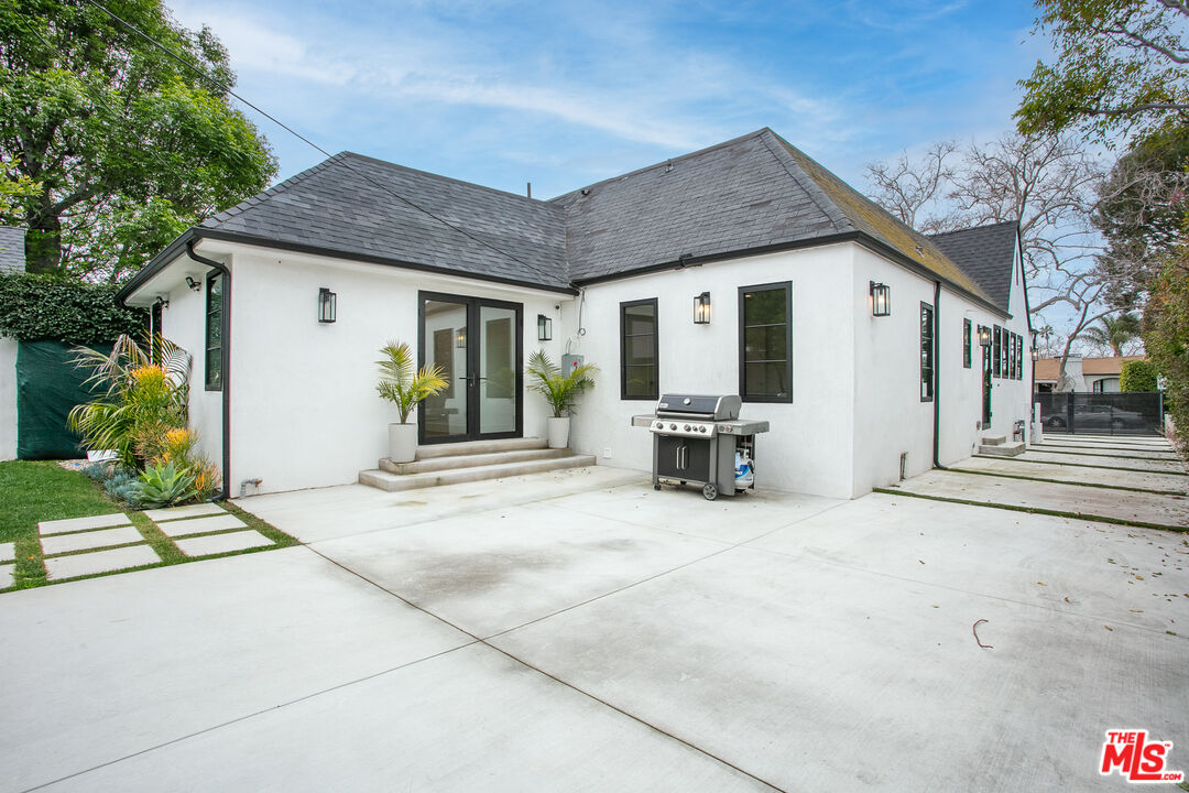 132 N Kilkea Dr