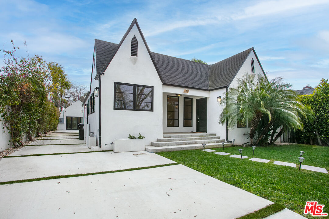 132 N Kilkea Dr