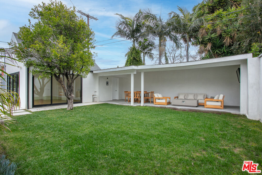 132 N Kilkea Dr