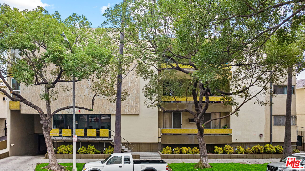 320 S Gramercy Pl Unit: 105
