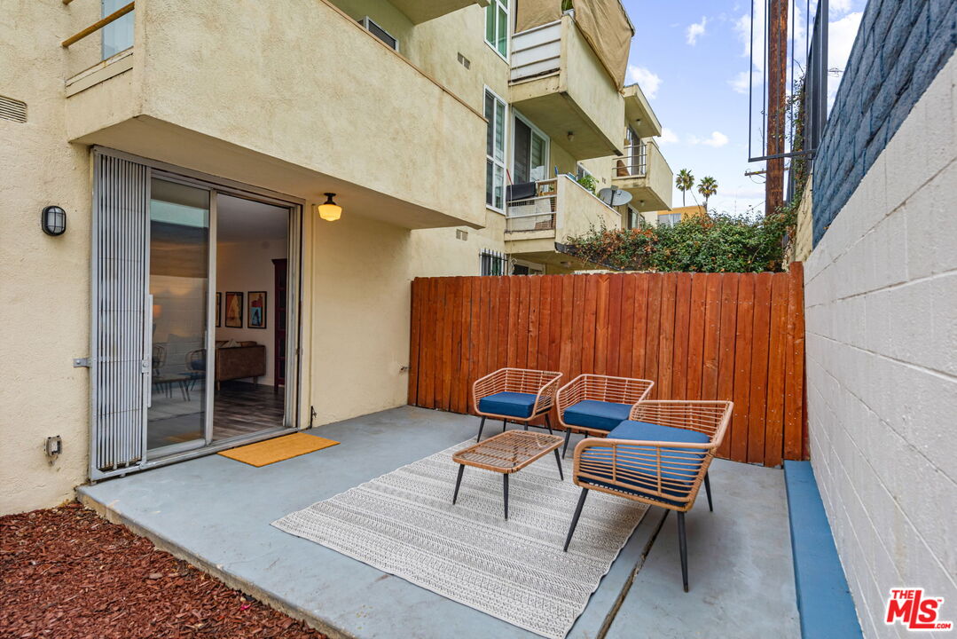320 S Gramercy Pl Unit: 105