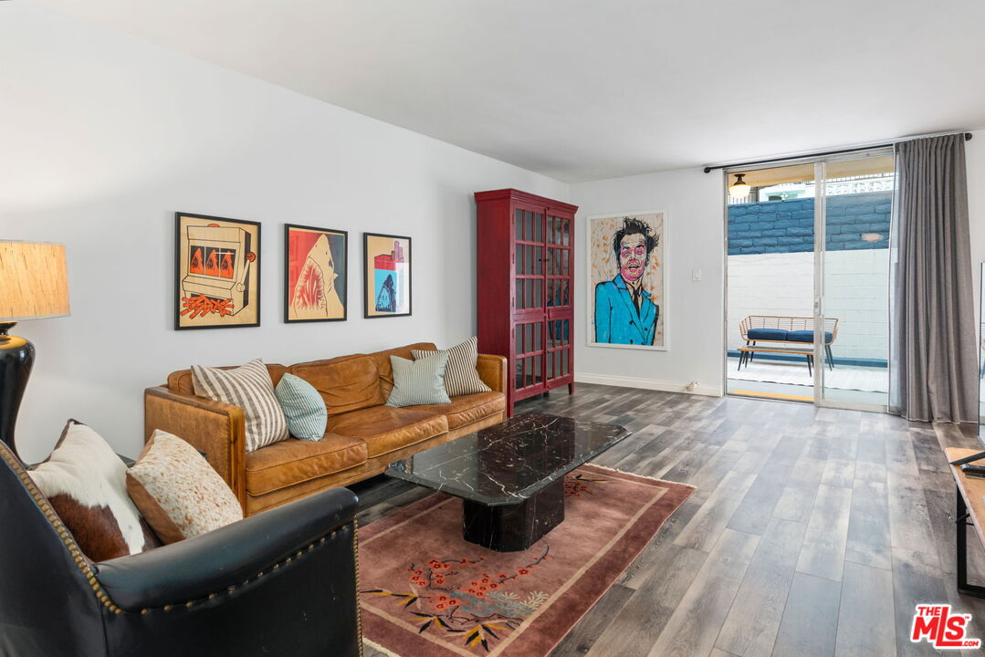 320 S Gramercy Pl Unit: 105