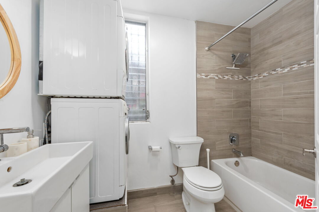 320 S Gramercy Pl Unit: 105