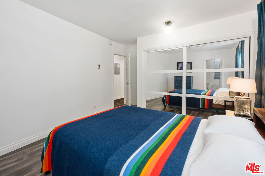 320 S Gramercy Pl Unit: 105