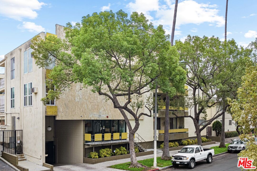 320 S Gramercy Pl Unit 105 Los Angeles CA