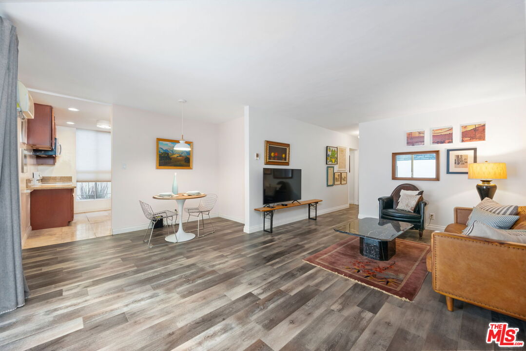 320 S Gramercy Pl Unit: 105